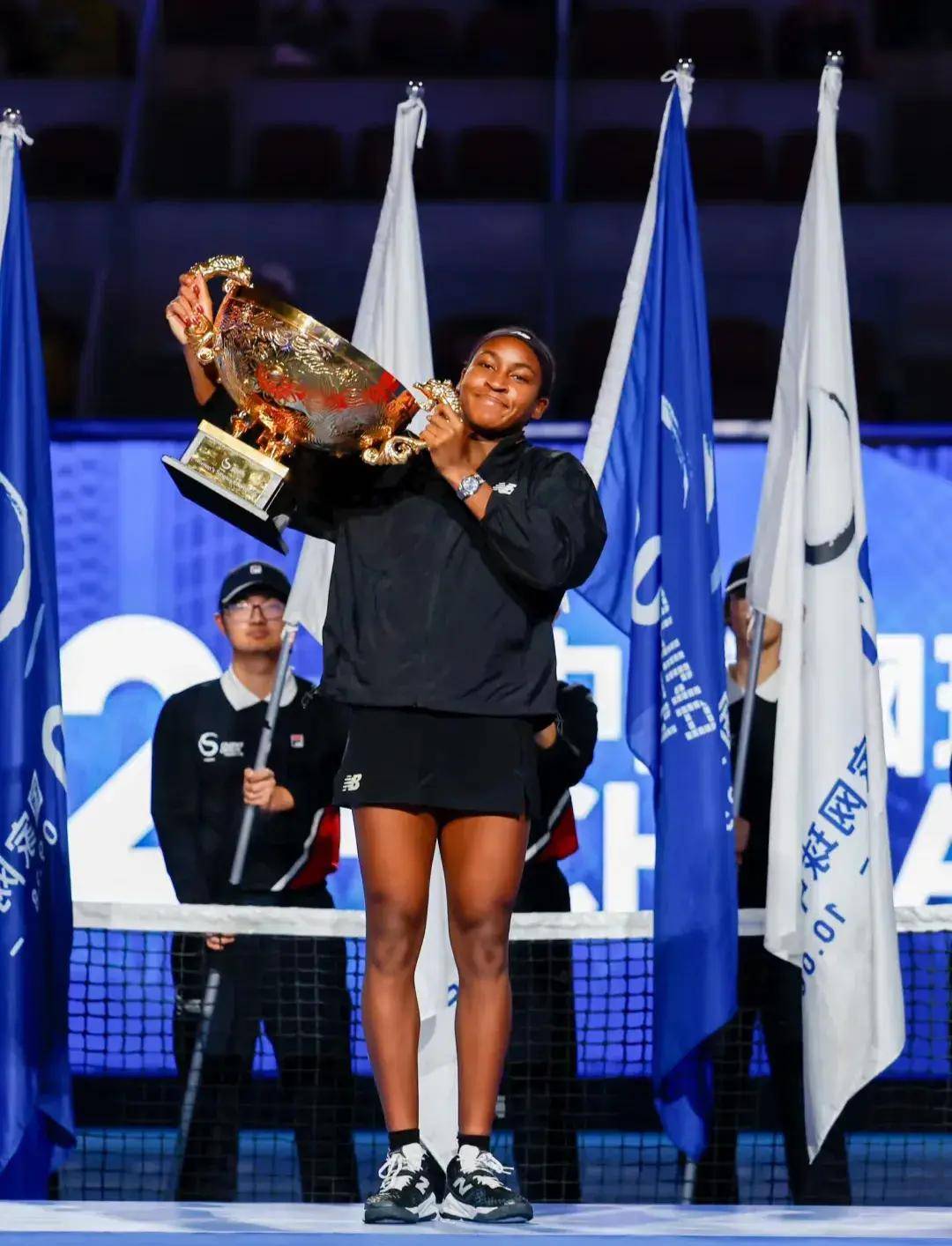 多球迷的广 多球迷的广