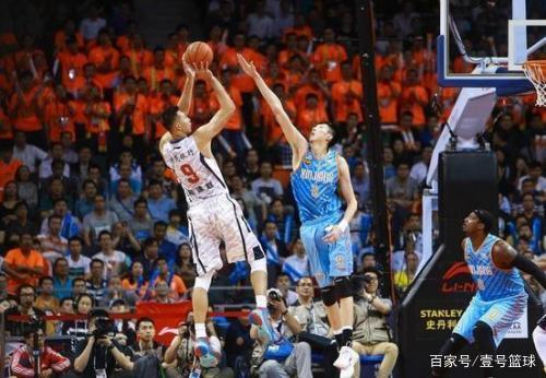 也展现了球 也展现了球