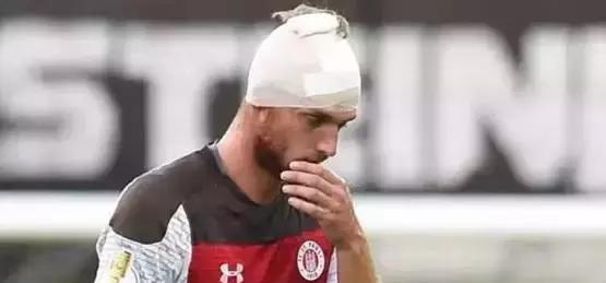 他在背身进 他在背身进